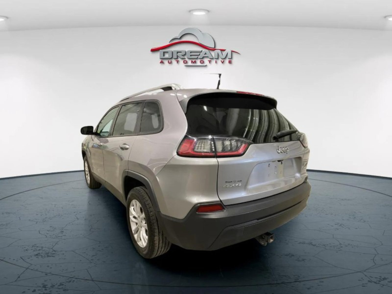 Used 2021 Jeep Cherokee Latitude AWD/4WD image 5