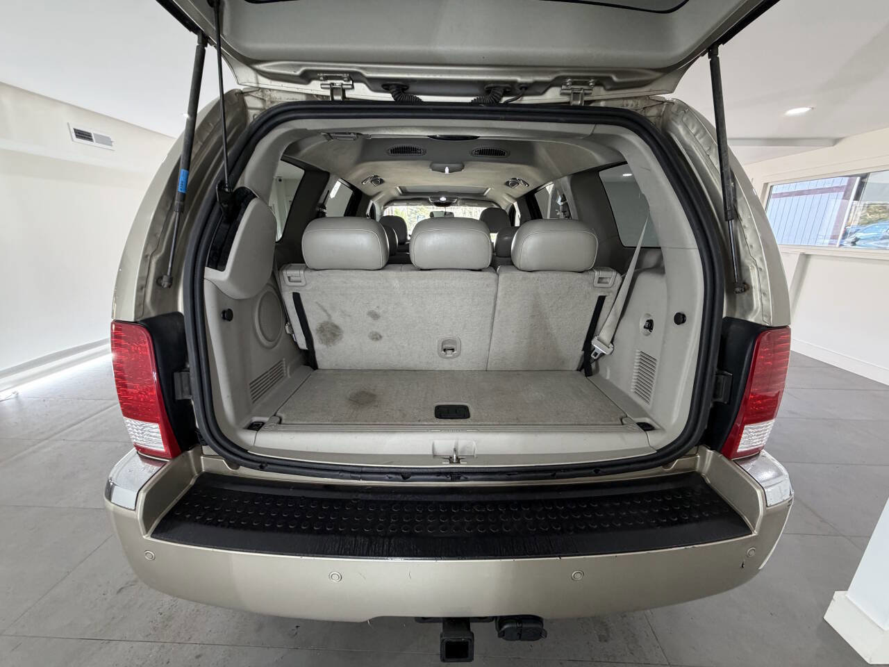 Used 2008 Chrysler Aspen Limited image 19