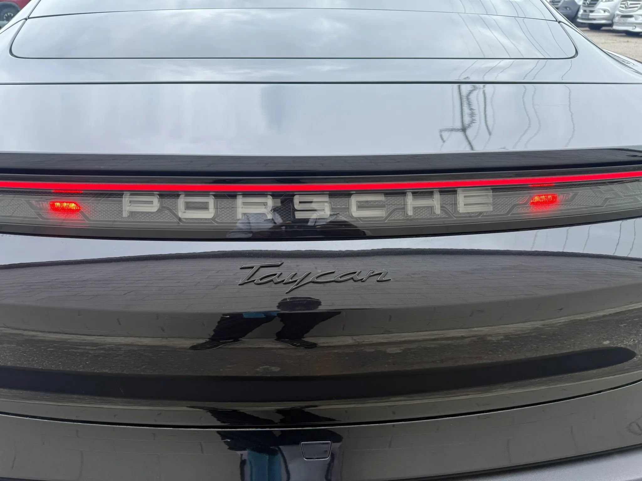 Used 2025 Porsche Taycan RWD image 37