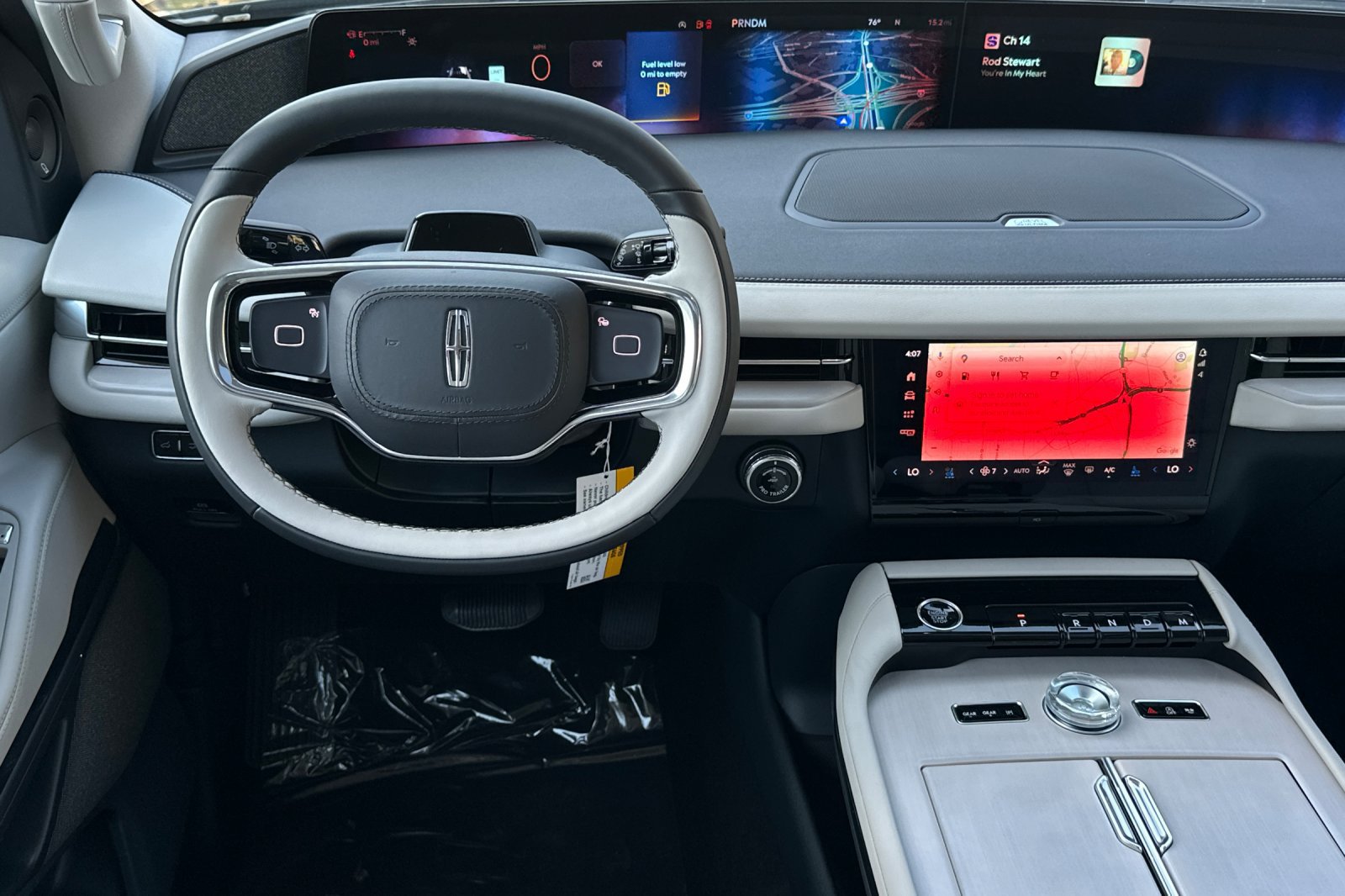 New 2026 Lincoln Navigator L Reserve AWD/4WD image 13