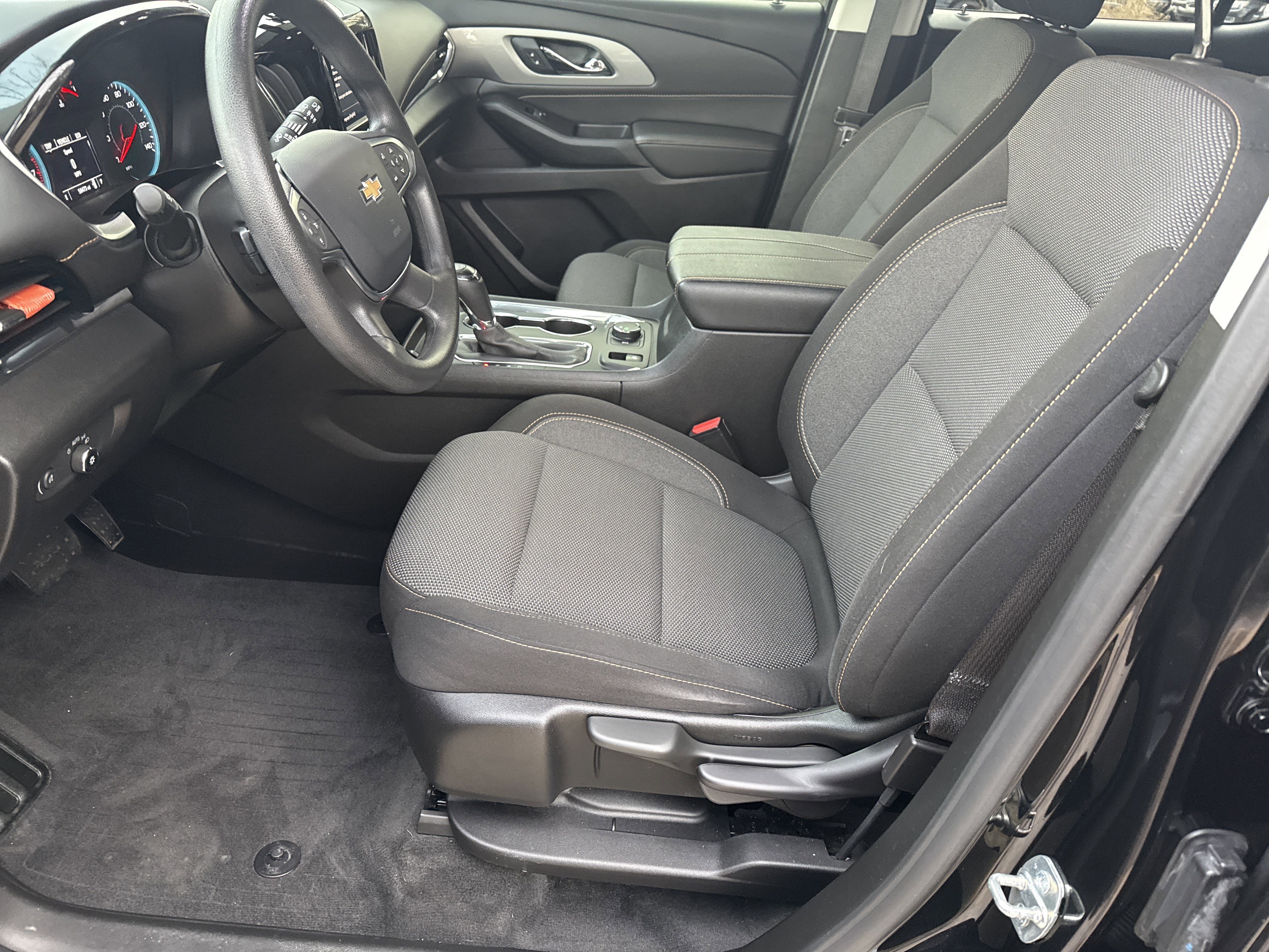 Used 2020 Chevrolet Traverse LS w/ LPO, Blackout Package image 9