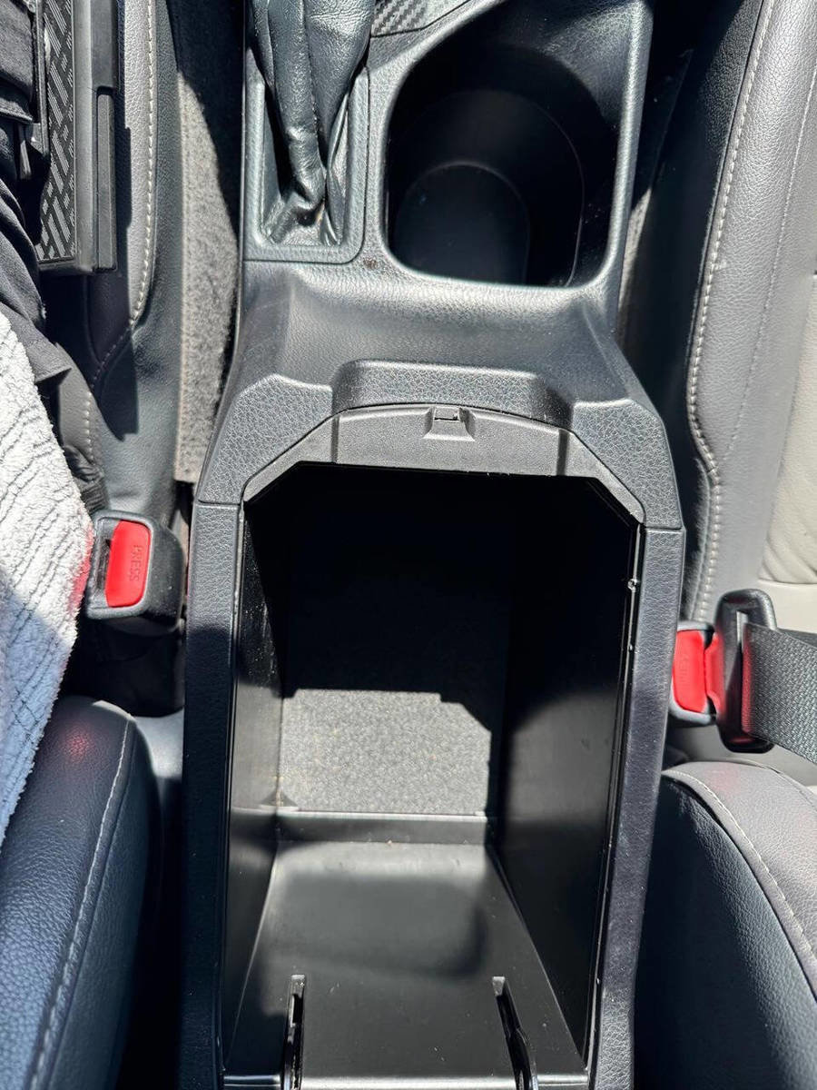 Used 2015 Toyota RAV4 Limited image 26