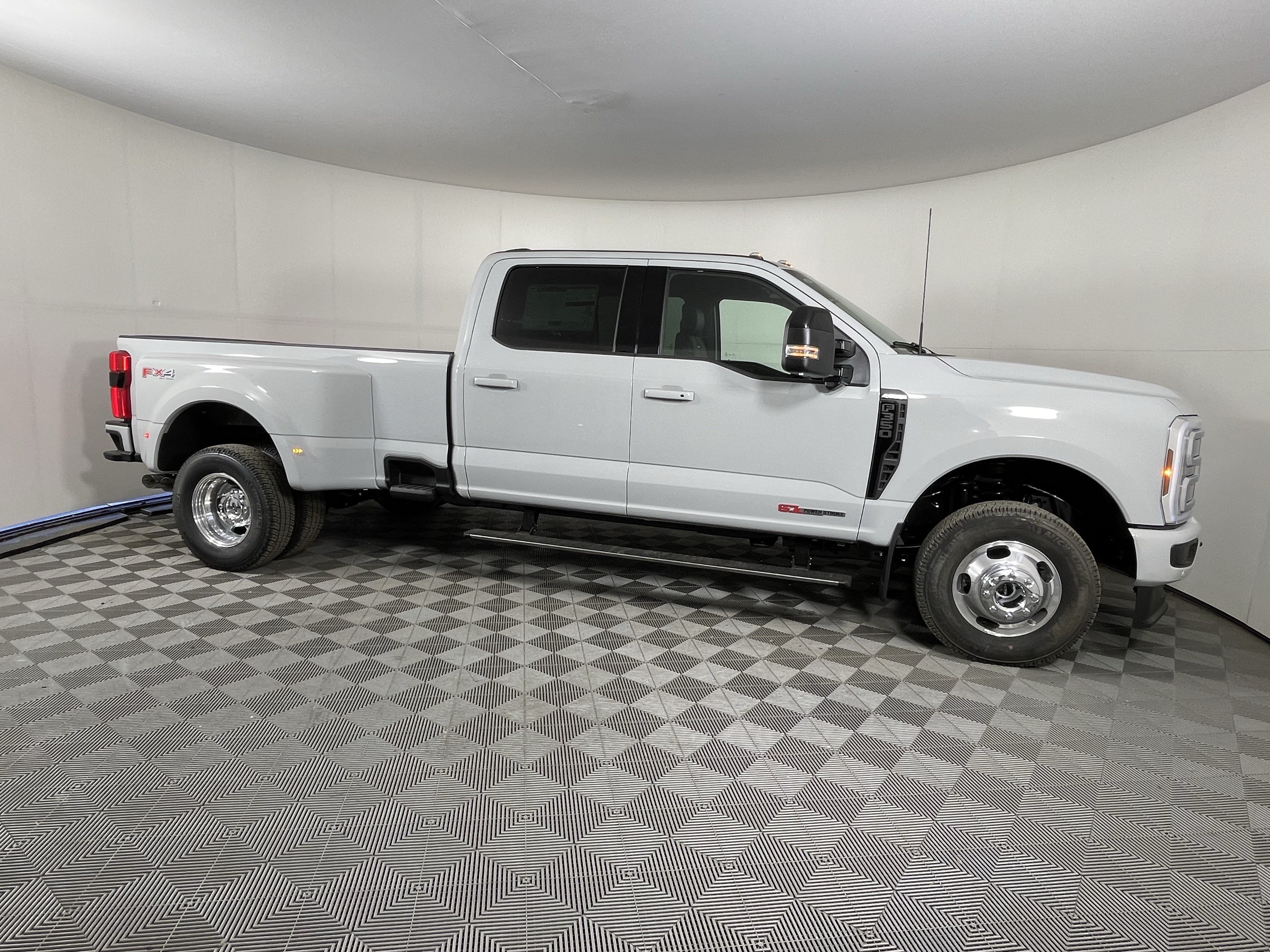 New 2026 Ford F350 Platinum AWD/4WD image 5