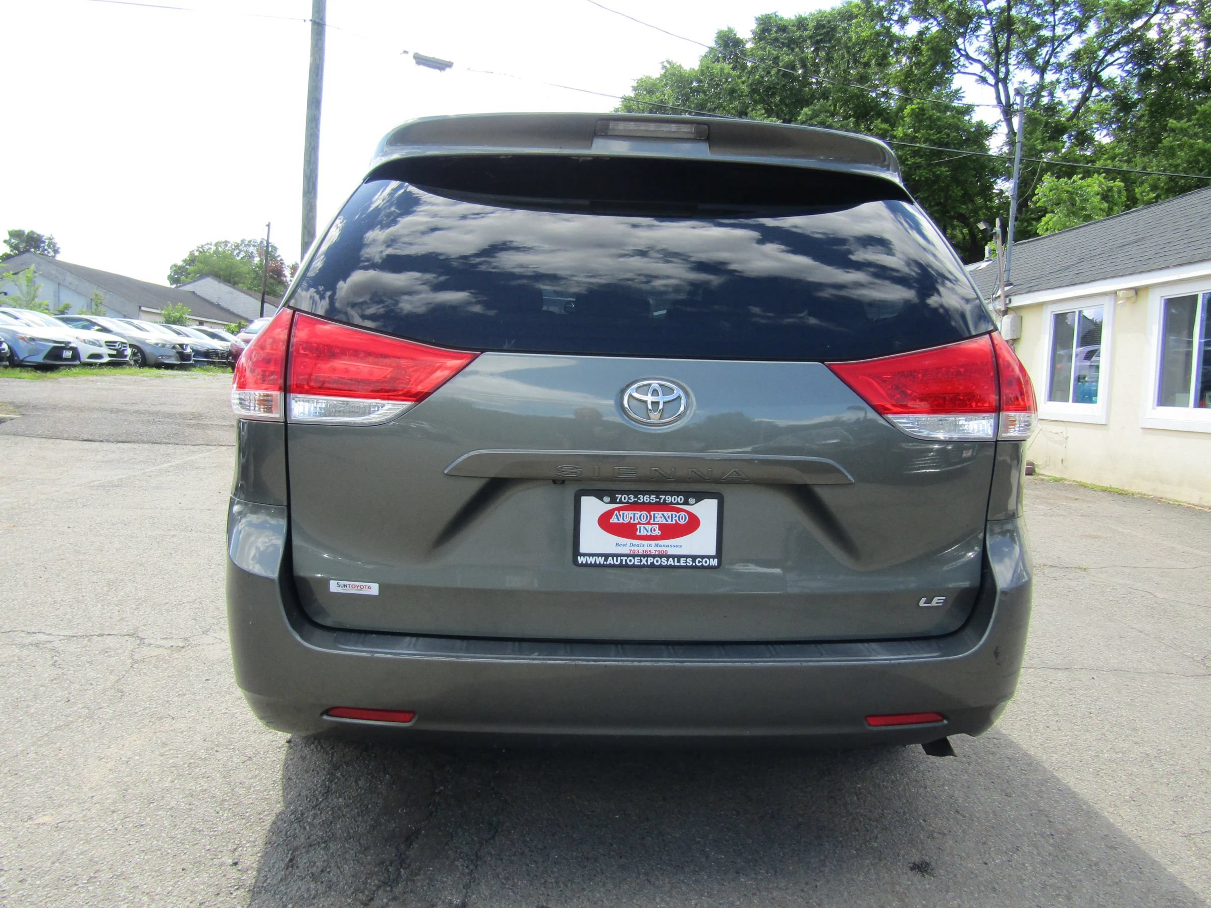 Used 2013 Toyota Sienna LE w/ Towing Pkg FWD image 7