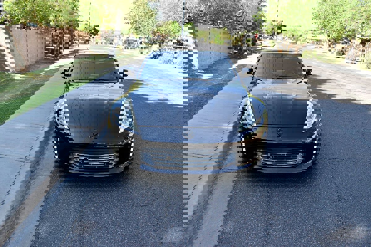 Used 2013 Nissan 370Z Coupe image 2