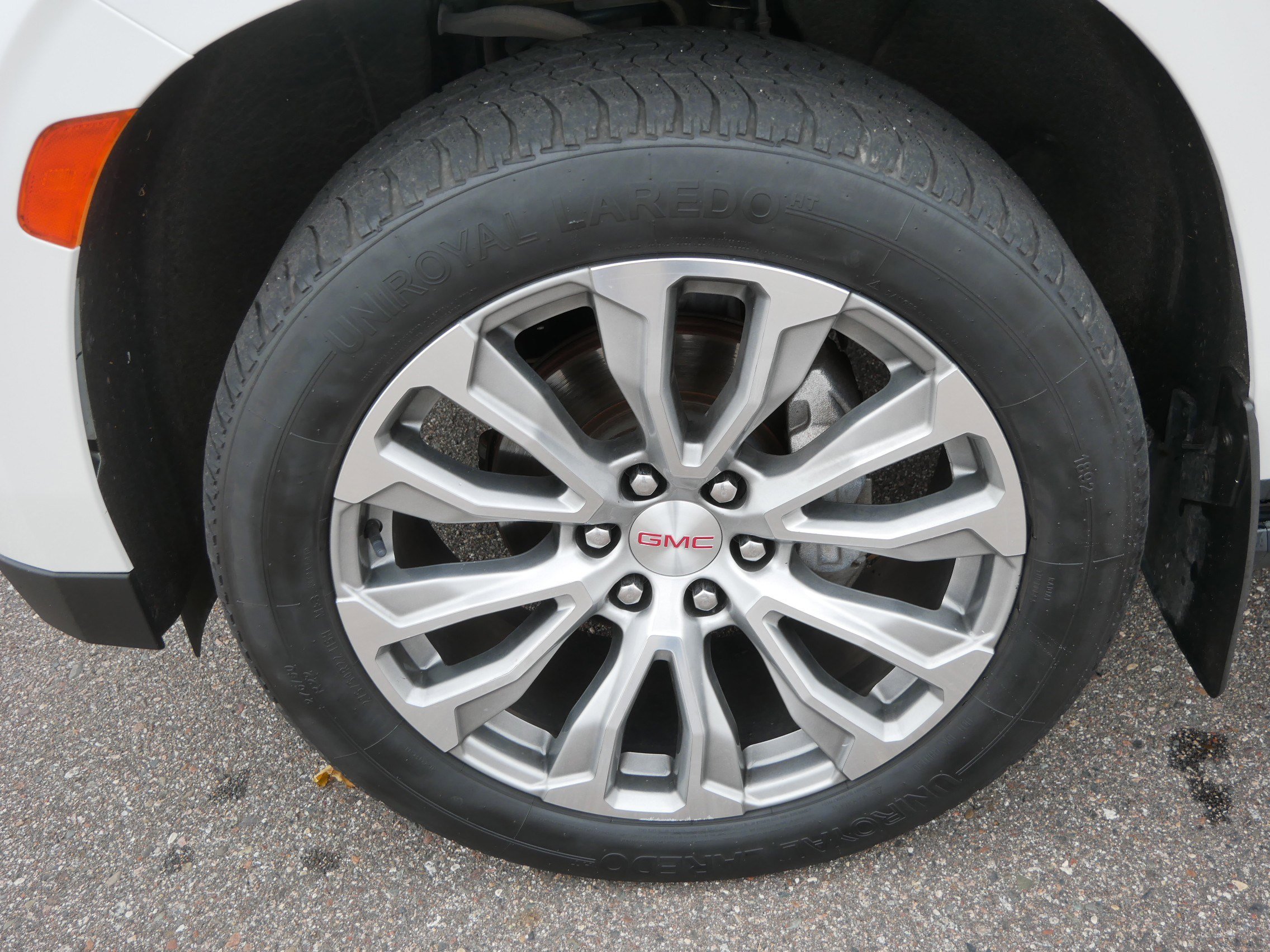 Used 2021 GMC Yukon Denali w/ Denali Premium Package image 16