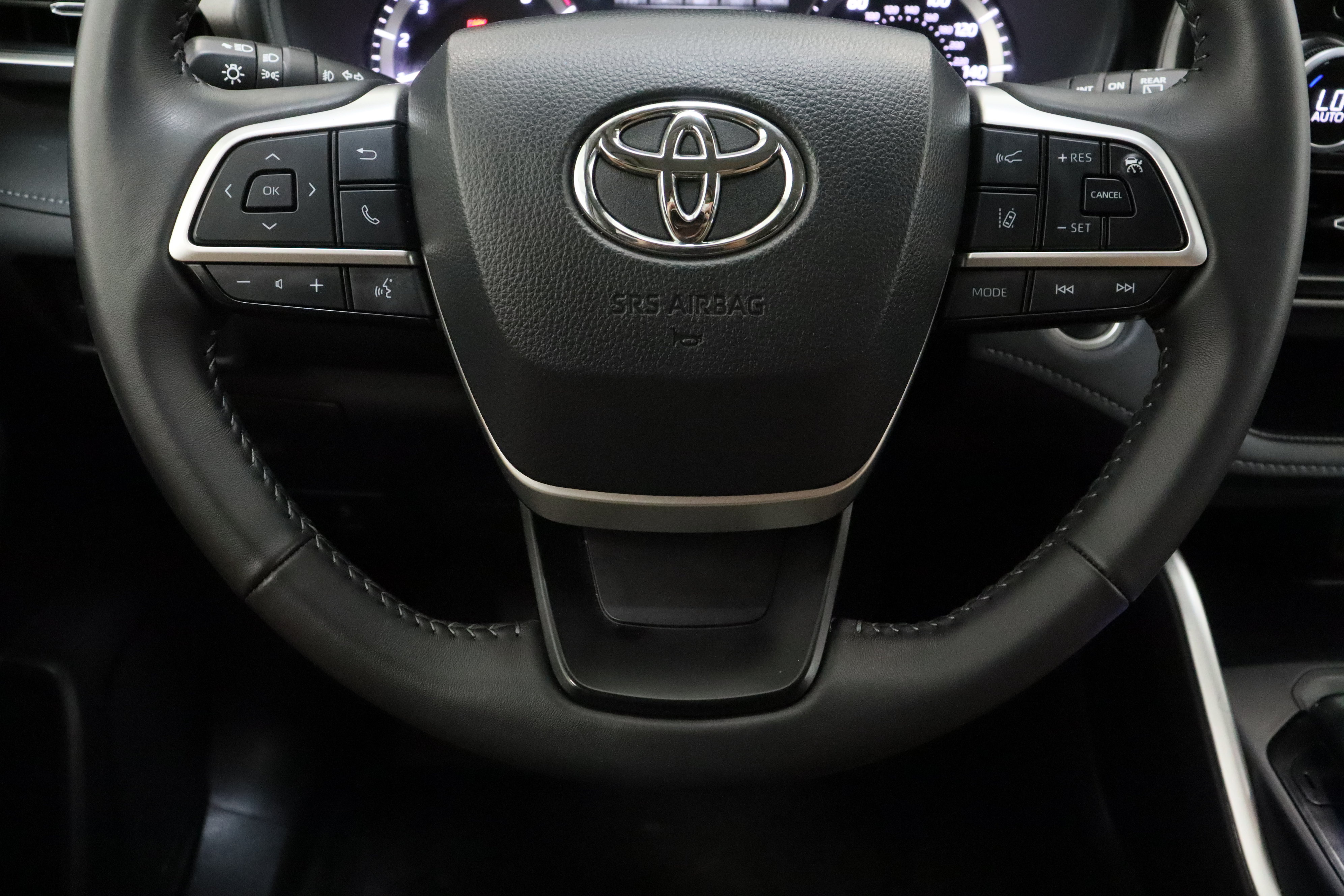 Certified 2025 Toyota Highlander LE FWD image 24