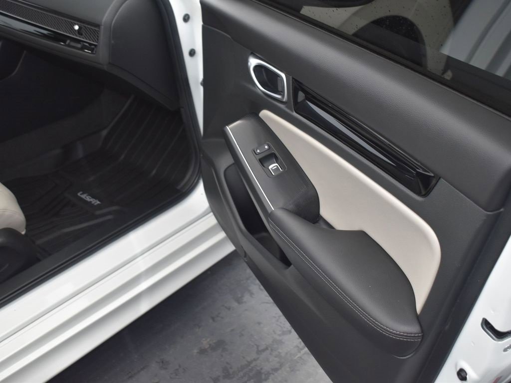 Used 2024 Honda Civic Touring image 14