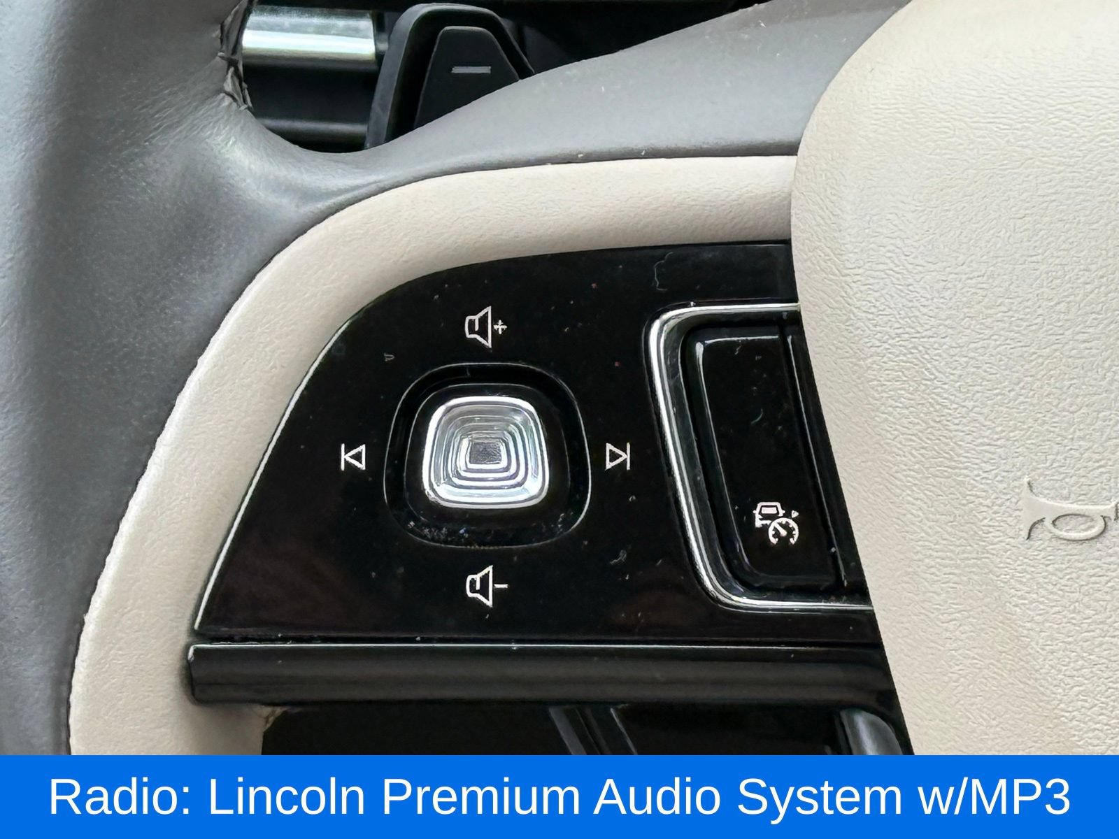 Used 2022 Lincoln Corsair Reserve w/ Equipment Group 201A AWD/4WD image 34