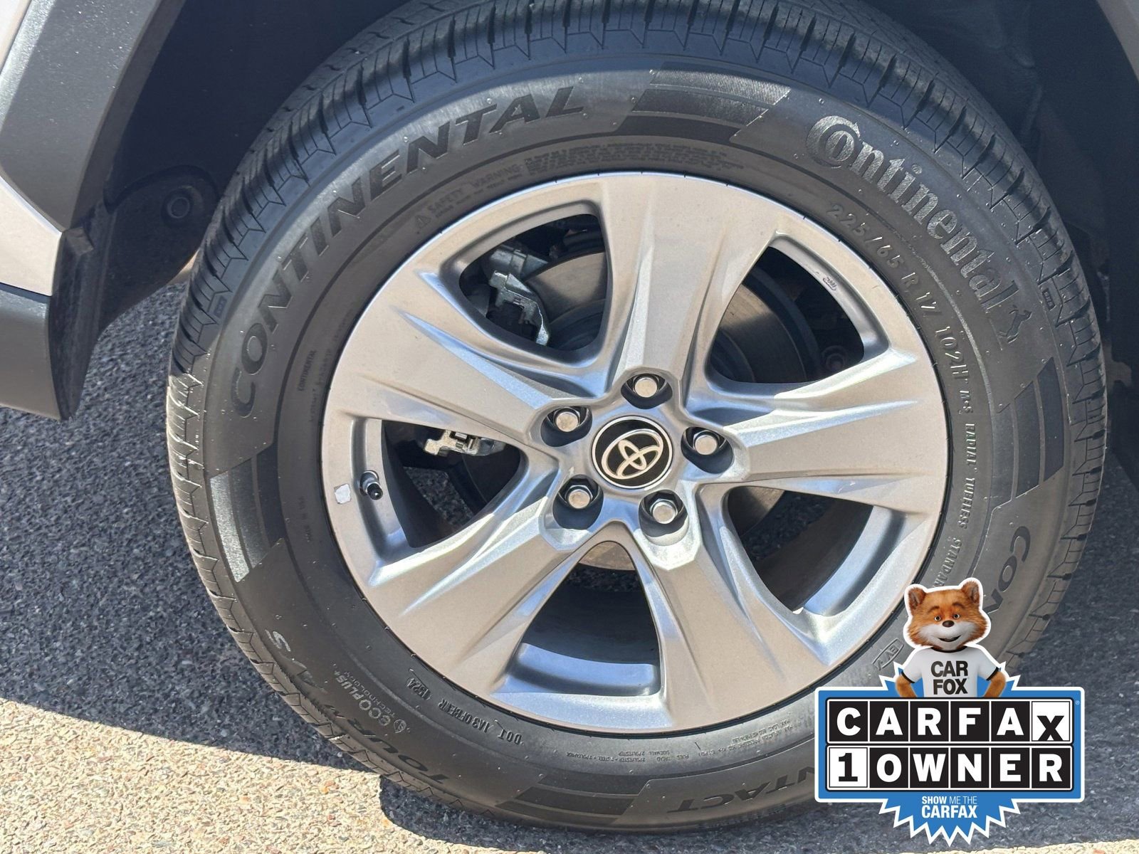 Used 2022 Toyota RAV4 LE AWD/4WD image 10