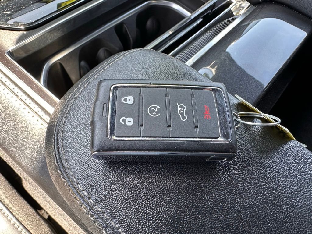 Used 2024 Jeep Wagoneer L 4WD image 37