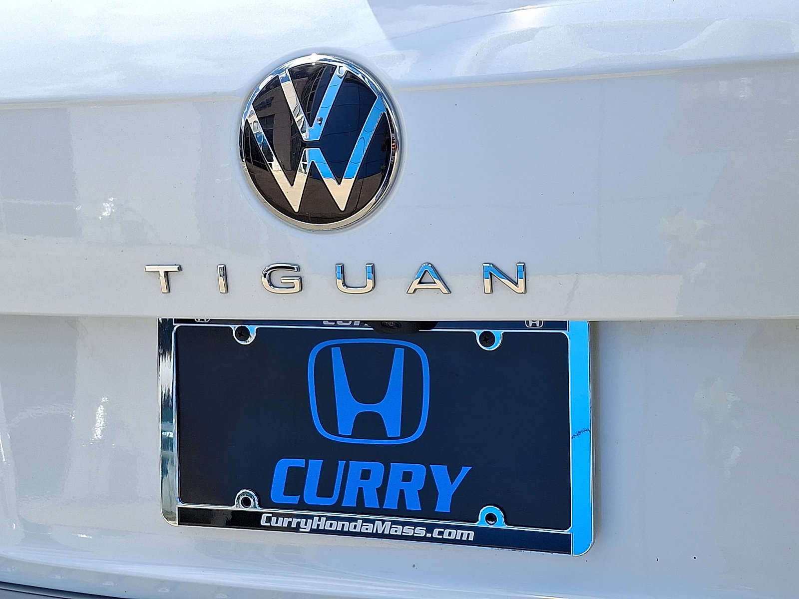Used 2023 Volkswagen Tiguan SE AWD/4WD image 31