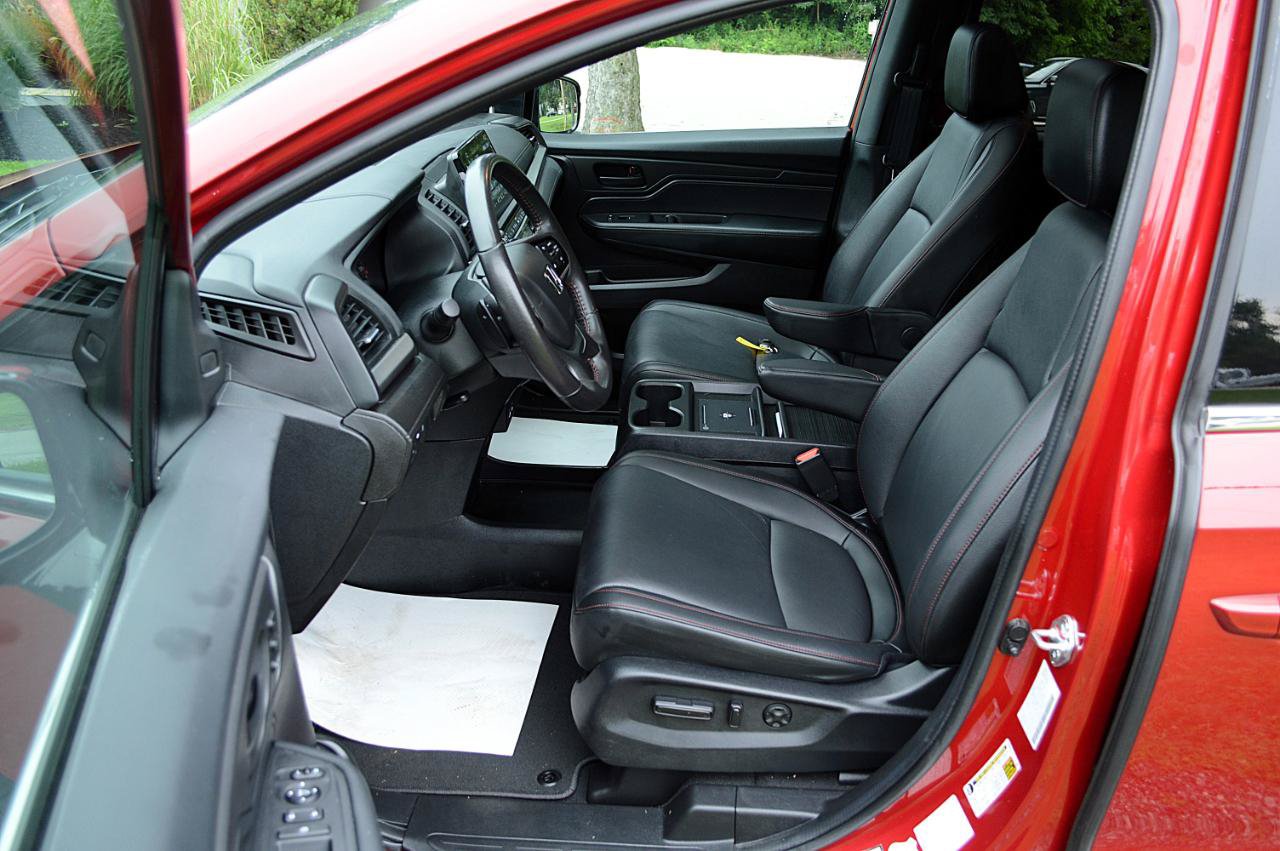 Used 2025 Honda Odyssey Sport-L image 13