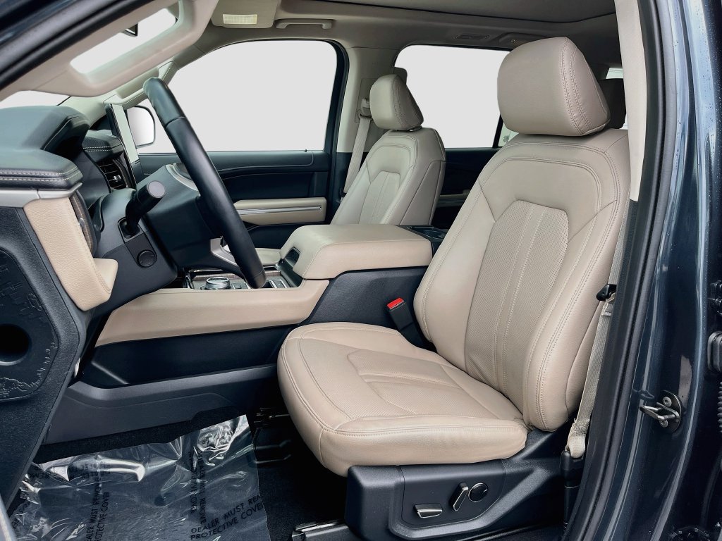 Used 2024 Ford Expedition Limited RWD image 16