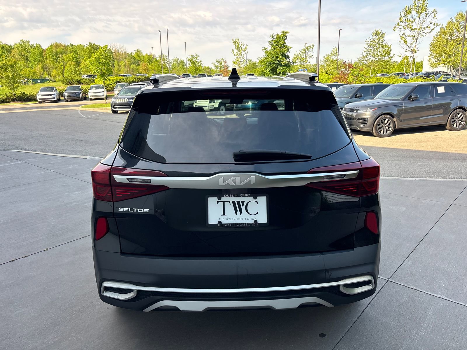 Used 2023 Kia Seltos SX w/ SX Sunroof Package AWD/4WD image 7