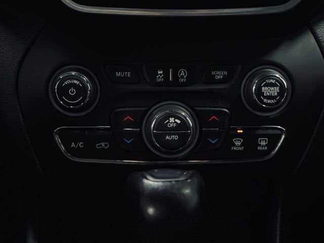 Used 2022 Jeep Cherokee Limited image 35