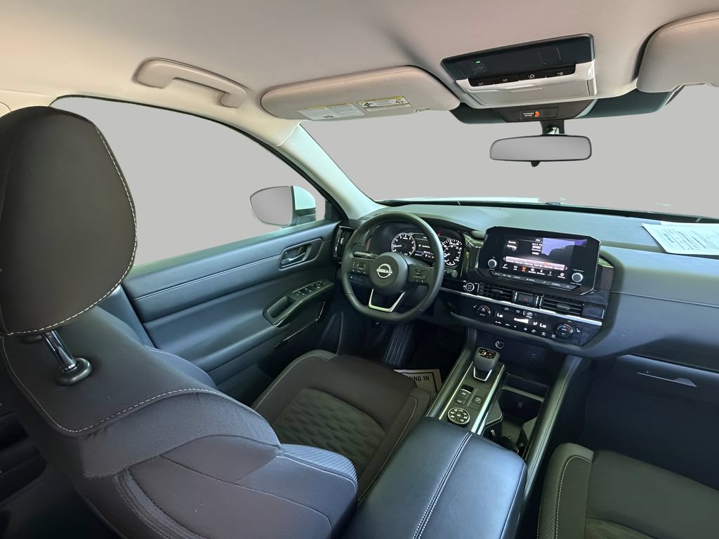 Used 2024 Nissan Pathfinder SV AWD/4WD image 10