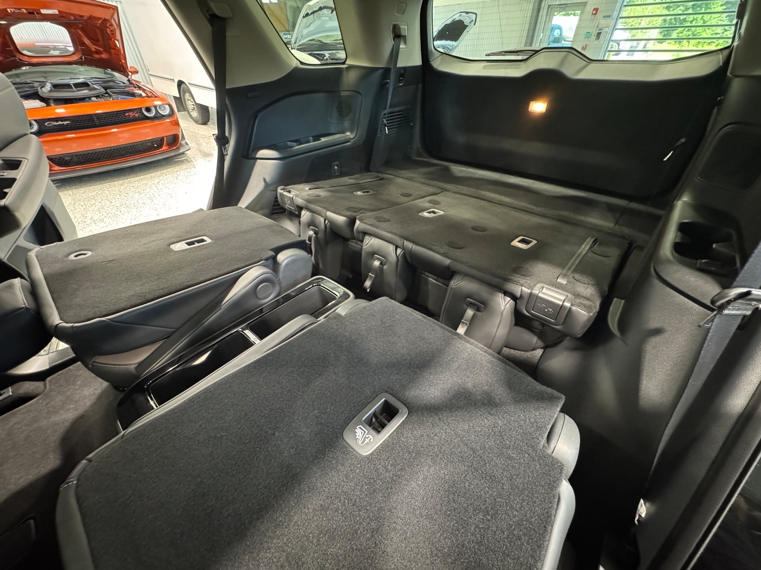 Used 2025 Nissan Pathfinder Platinum AWD/4WD image 9
