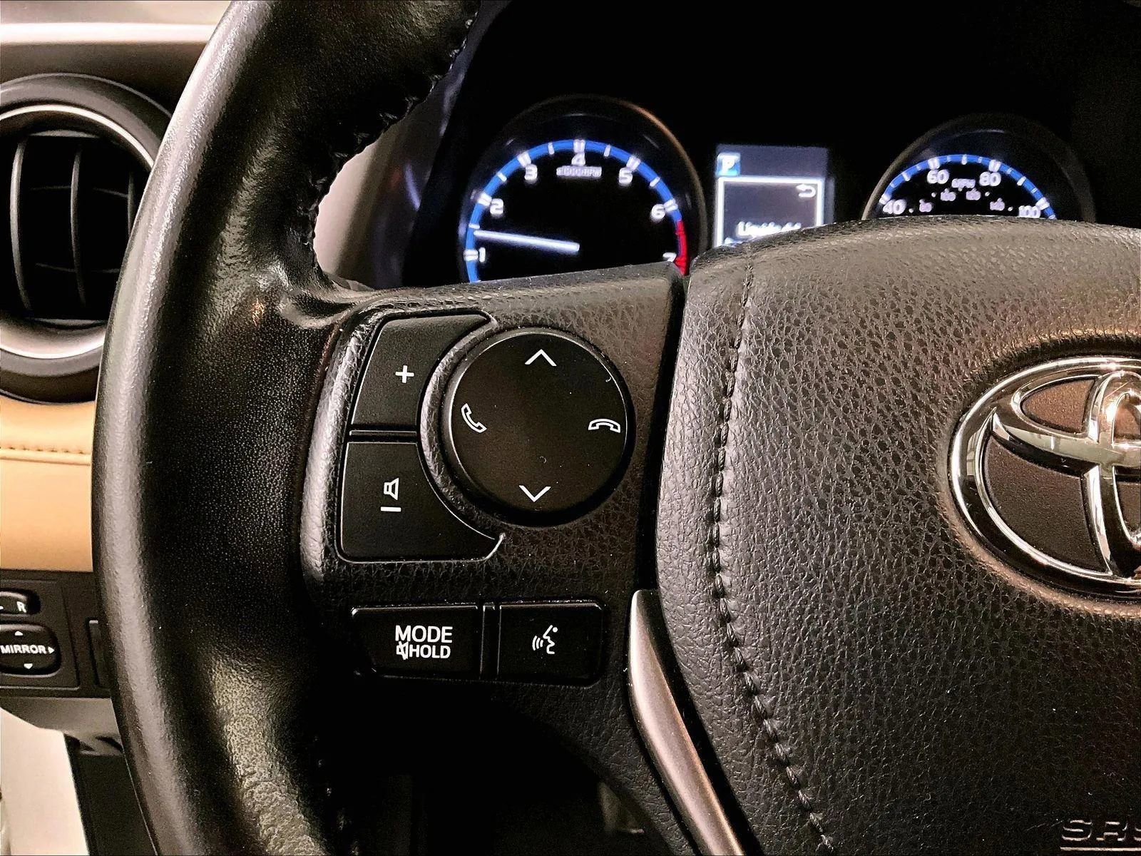 Used 2017 Toyota RAV4 XLE w/ Premium Special Value Package image 17