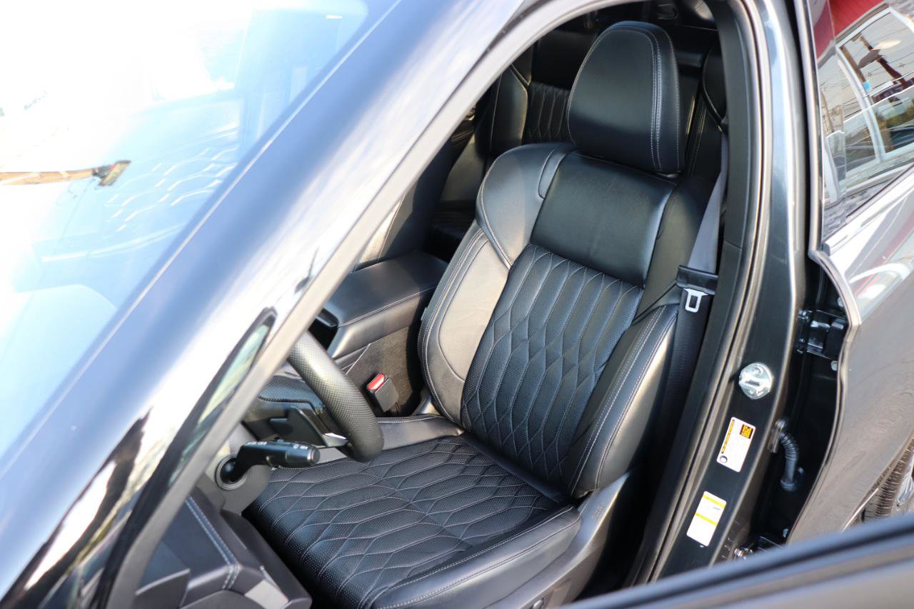 Used 2025 Mitsubishi Outlander SEL FWD image 11