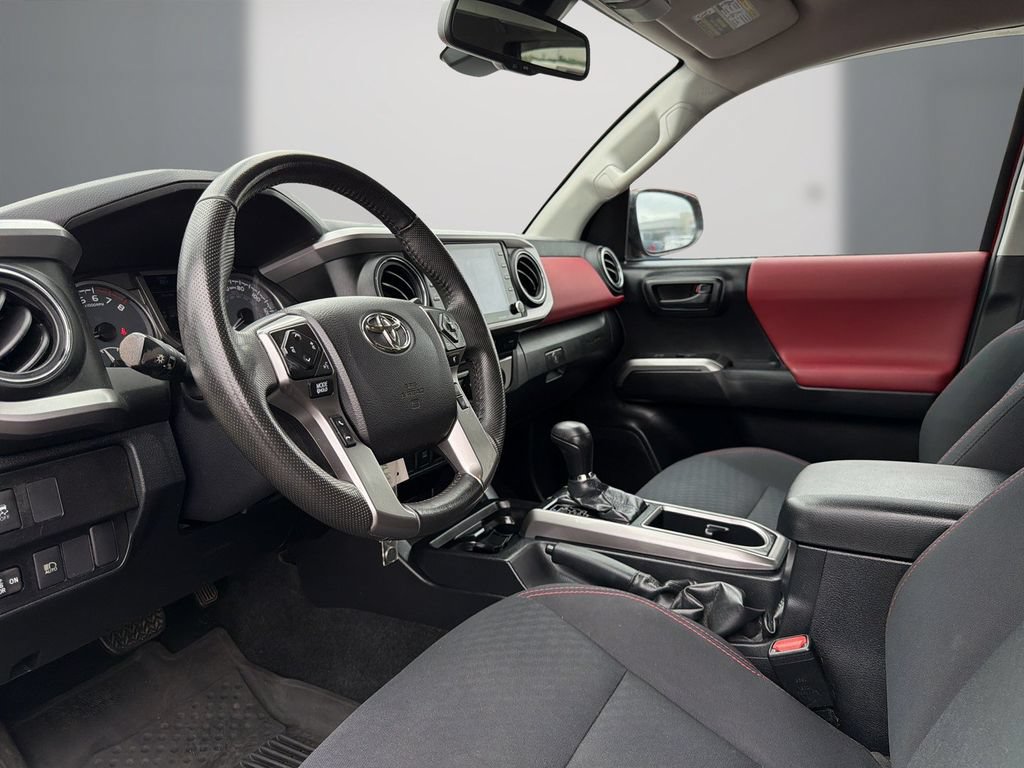 Used 2021 Toyota Tacoma SR5 AWD/4WD image 13