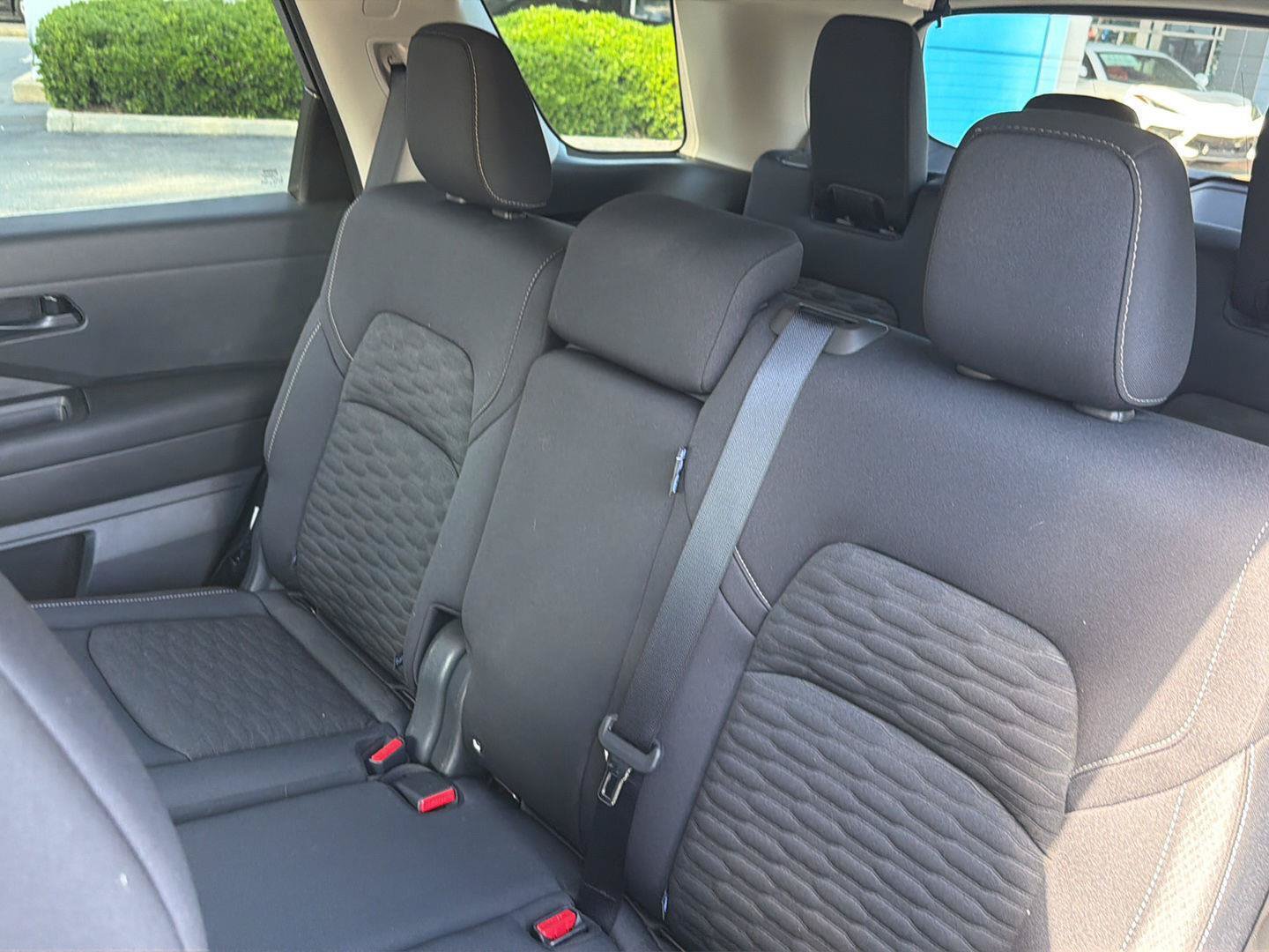 Used 2024 Nissan Pathfinder S FWD image 31