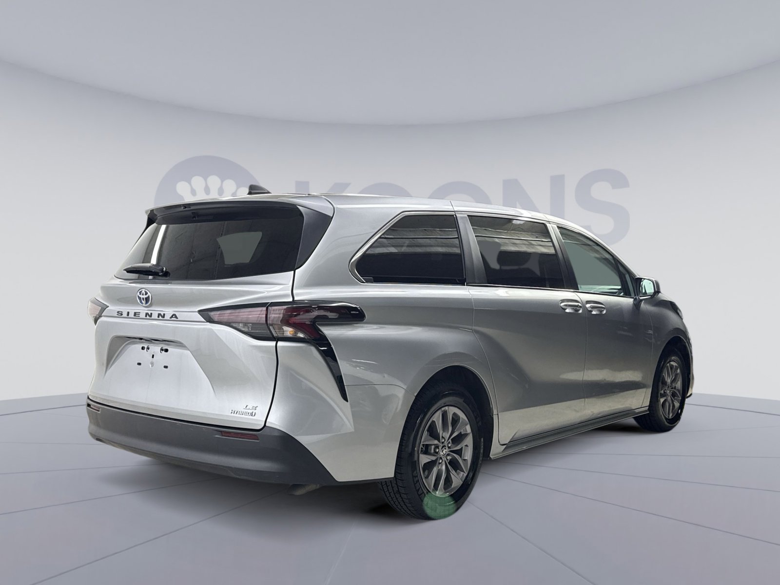 Used 2024 Toyota Sienna LE FWD image 20