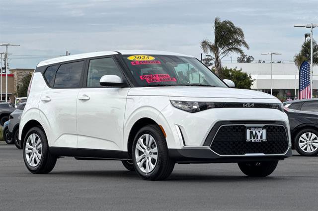 New 2025 Kia Soul LX image 2
