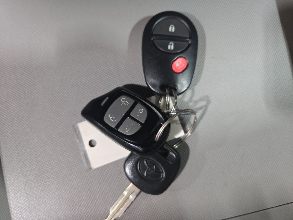 Used 2020 Toyota Sienna L FWD image 38