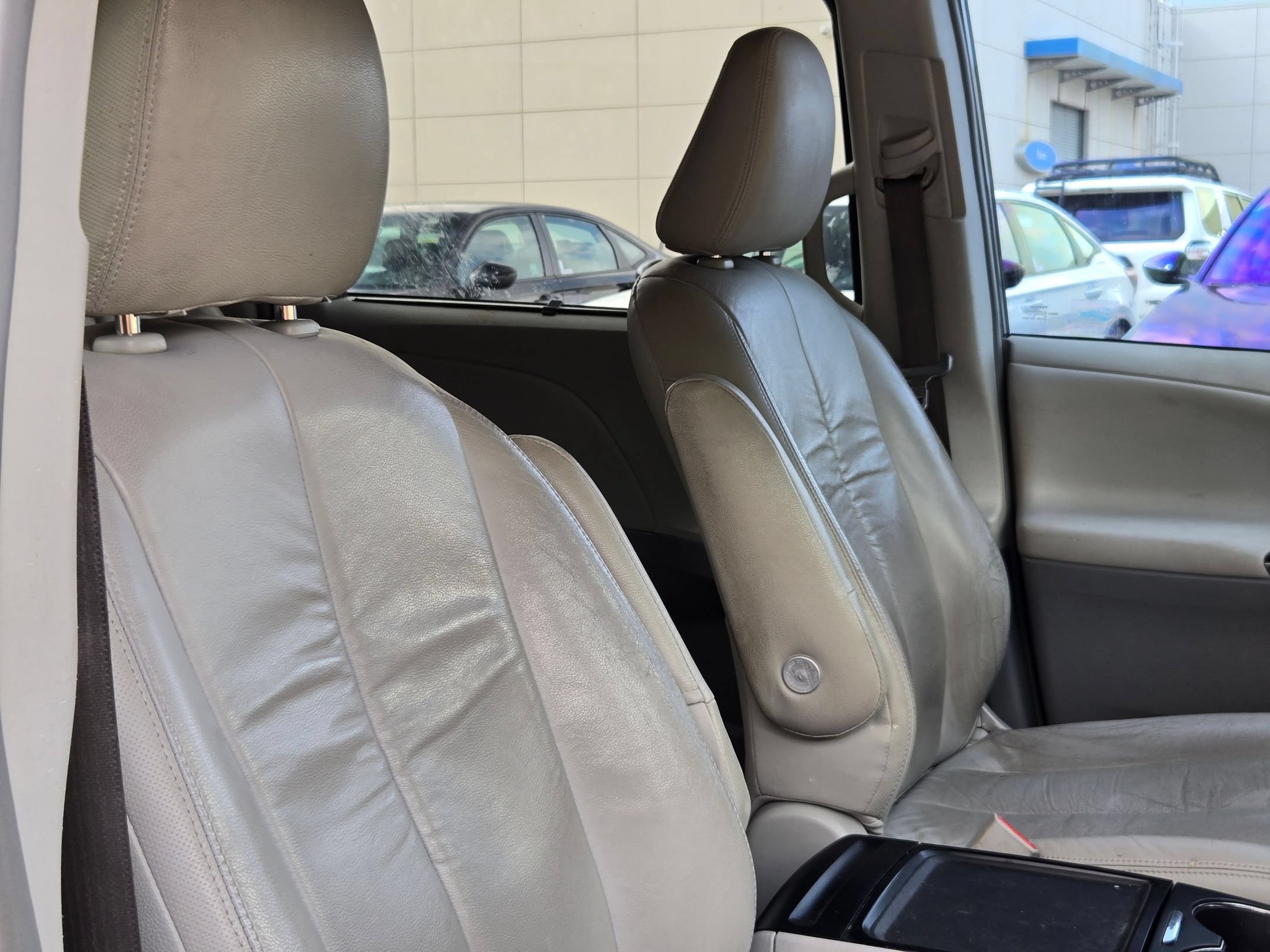 Used 2013 Toyota Sienna LE FWD image 28