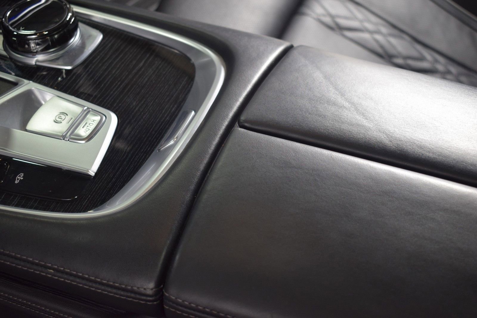 Used 2022 BMW 750i xDrive w/ Executive Package image 36