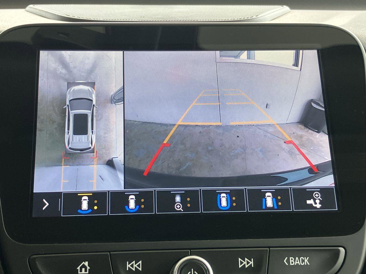 Used 2020 Chevrolet Equinox Premier AWD/4WD image 14
