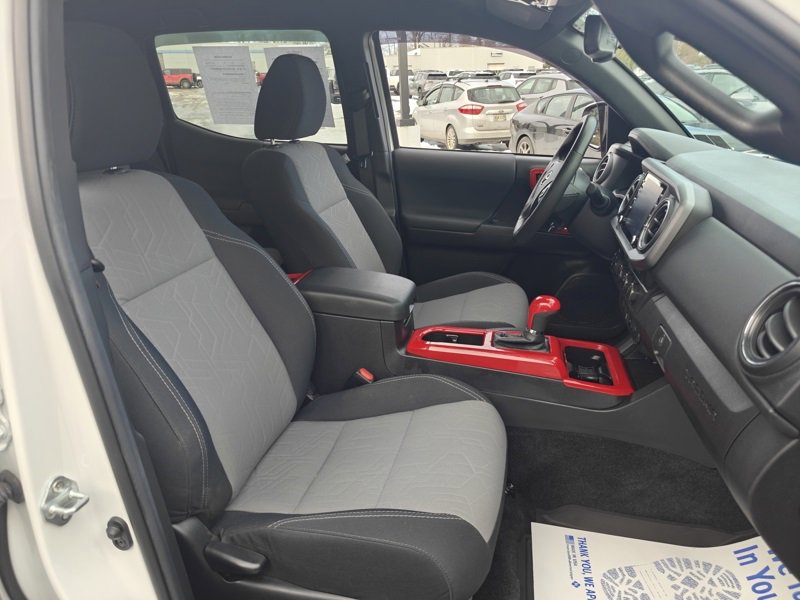 Used 2021 Toyota Tacoma TRD Off-Road image 18