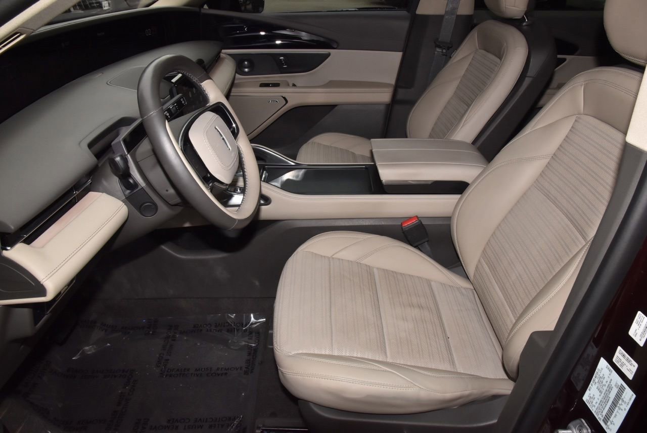 Certified 2024 Lincoln Nautilus Reserve w/ Equipment Group 202A AWD/4WD image 13