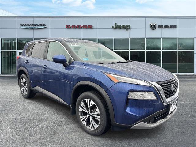 Used 2023 Nissan Rogue SV image 1