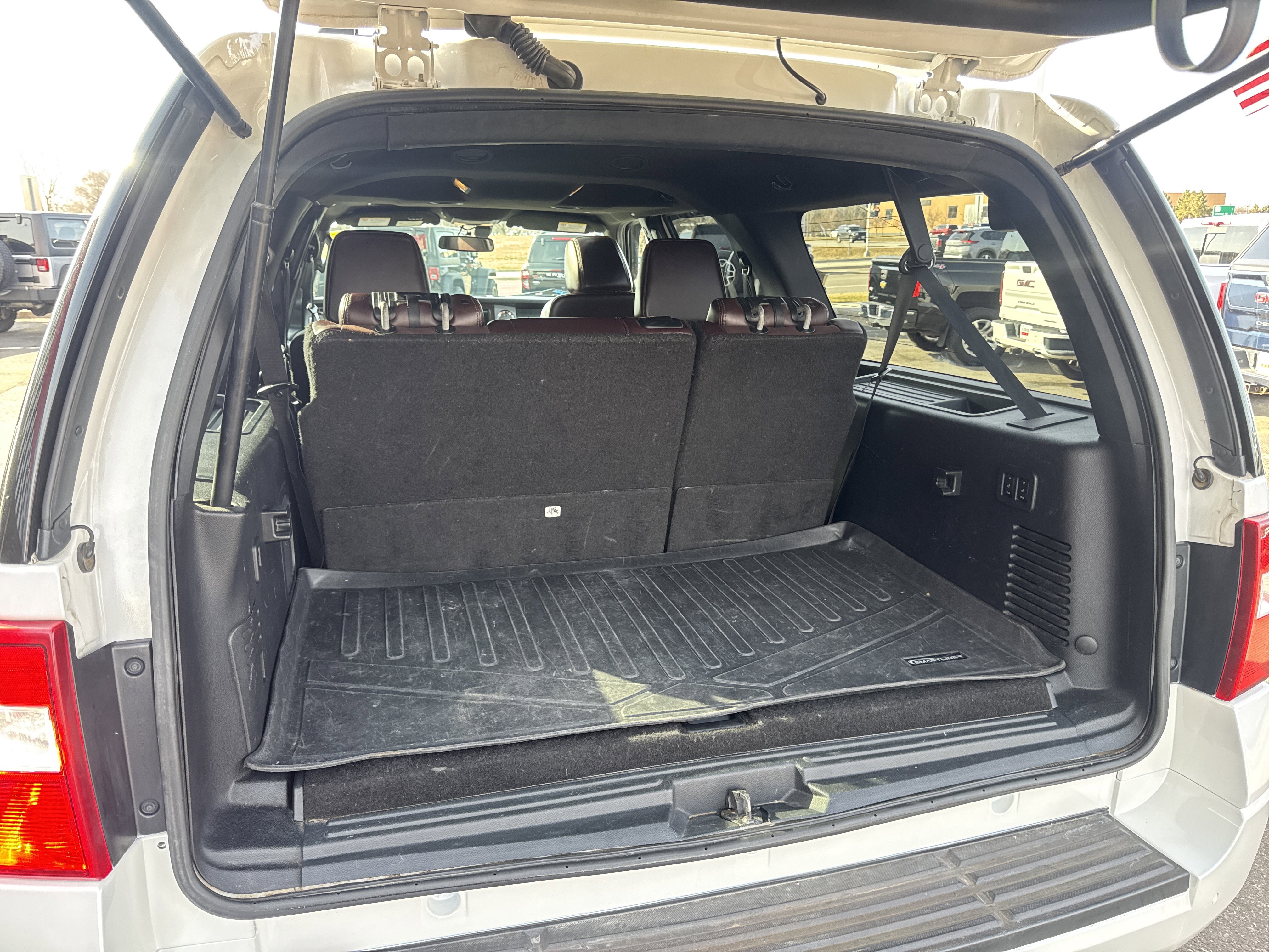 Used 2015 Ford Expedition EL Platinum image 31