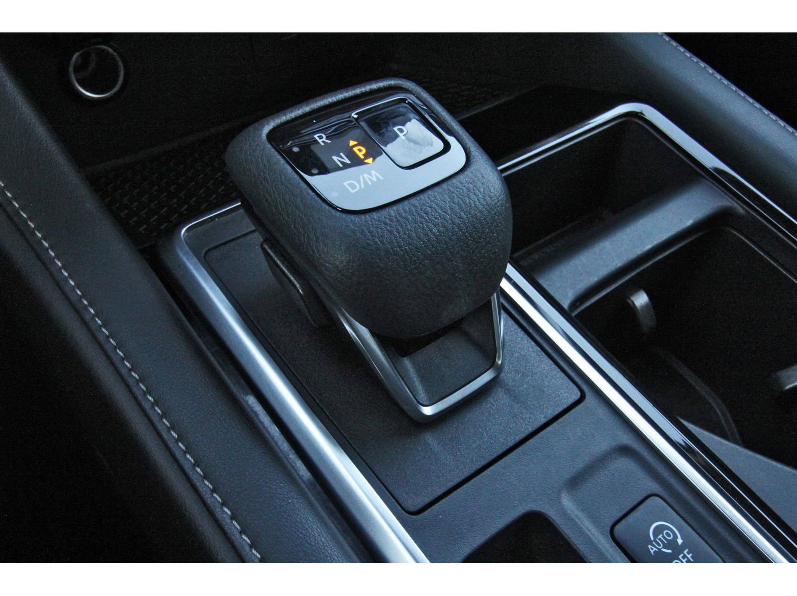 Used 2023 Nissan Pathfinder SV image 27