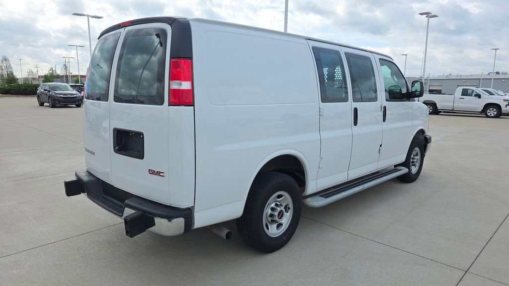 Used 2024 GMC Savana 2500 w/ Driver Convenience Package image 5