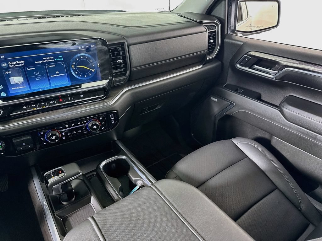 Used 2024 Chevrolet Silverado 1500 LTZ w/ Technology Package AWD/4WD image 24