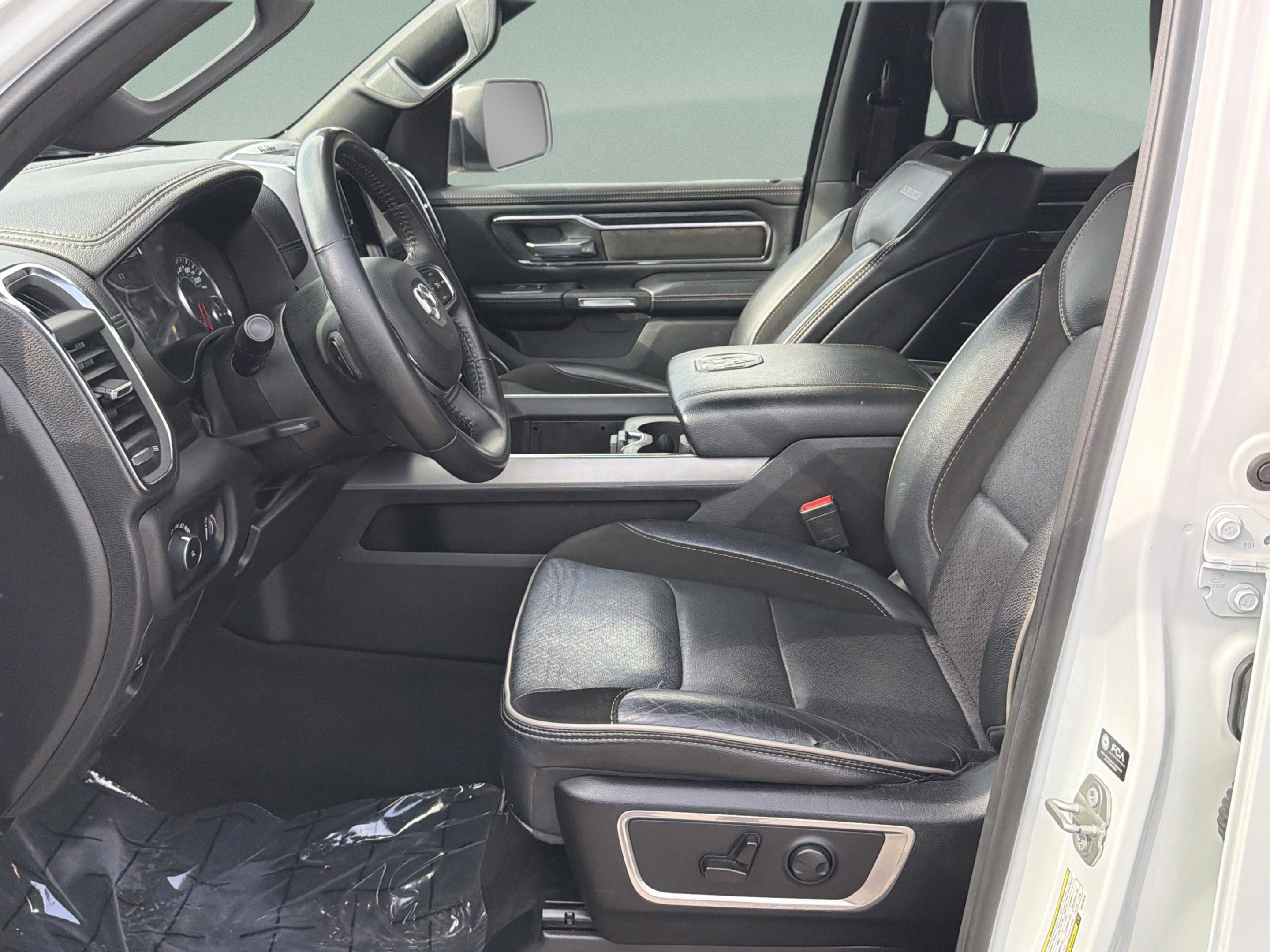 Used 2024 RAM 1500 Laramie image 33