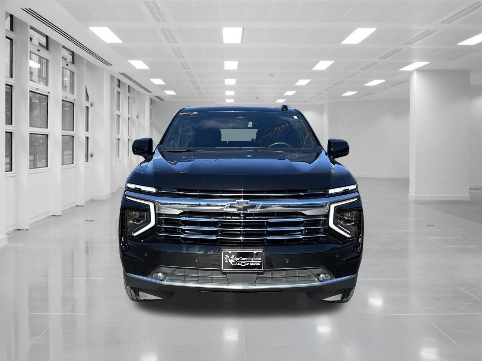 Used 2025 Chevrolet Suburban LT w/ Comfort Package RWD image 2