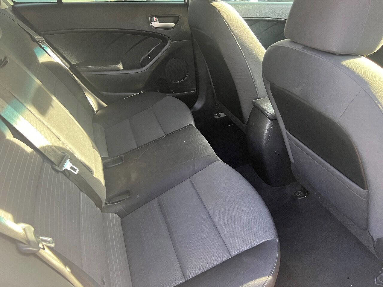 Used 2018 Kia Forte LX w/ LX Popular Package image 19