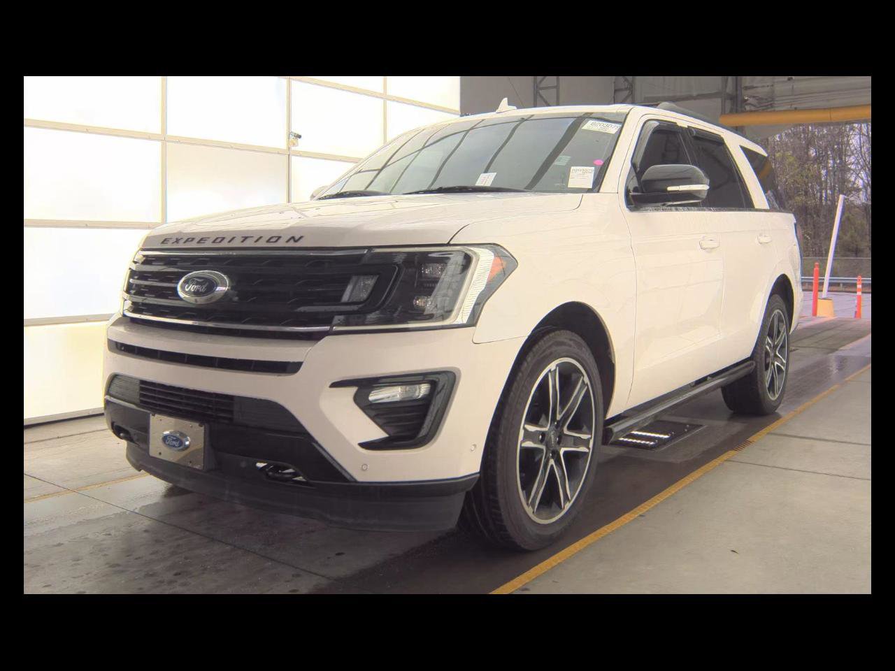 Used 2019 Ford Expedition Limited w/ Equipment Group 303A image 2