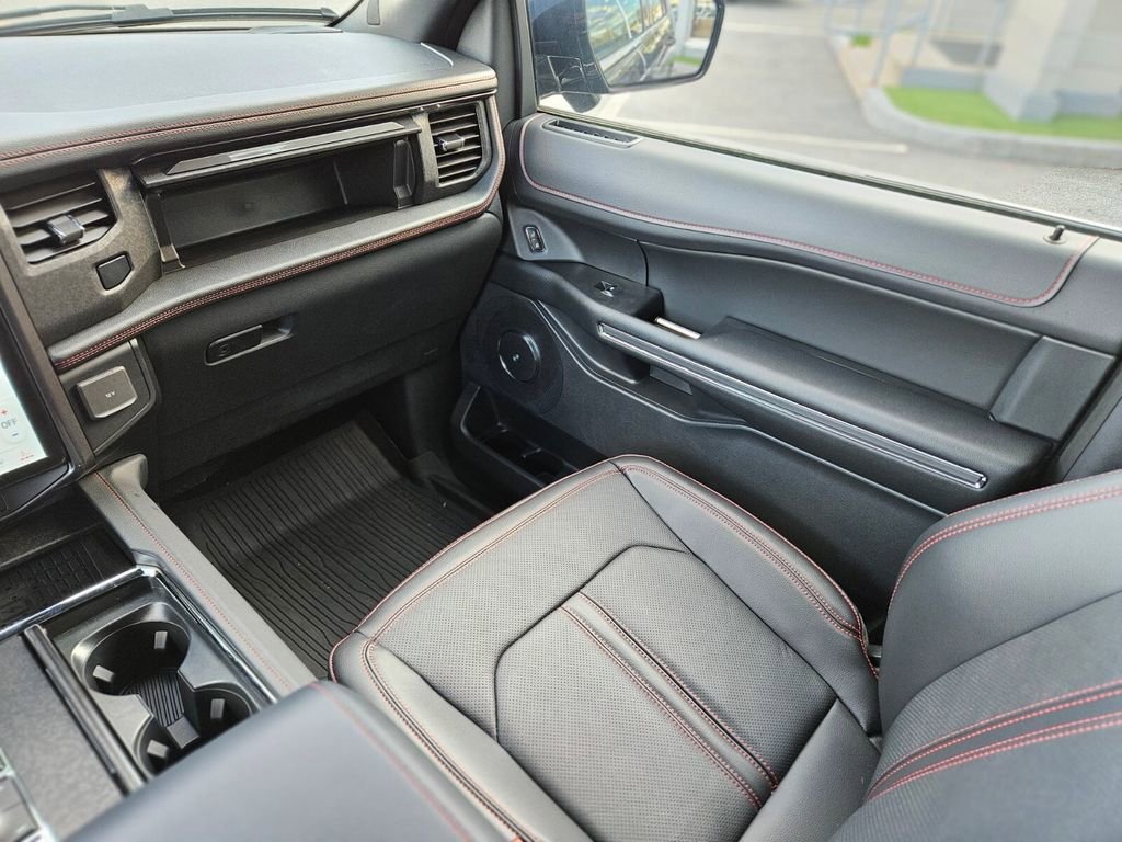 New 2024 Ford Expedition Limited image 15