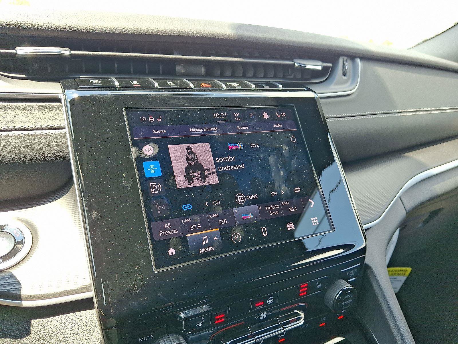 New 2025 Jeep Grand Cherokee L Laredo image 12