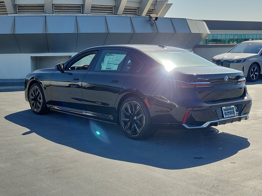 New 2026 BMW 750e xDrive AWD/4WD image 2