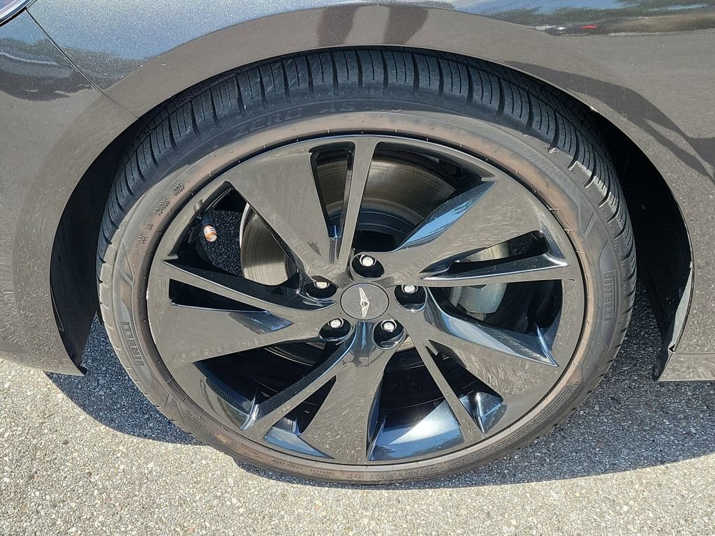 Used 2023 Genesis G70 2.0T w/ Sport Prestige Package RWD image 12