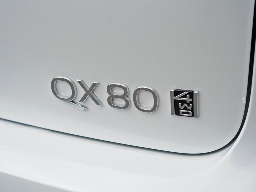 New 2026 INFINITI QX80 Pure w/ Cargo Package AWD/4WD image 10