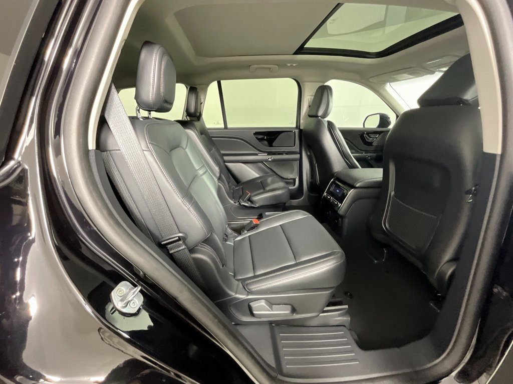 Used 2025 Lincoln Aviator AWD image 23