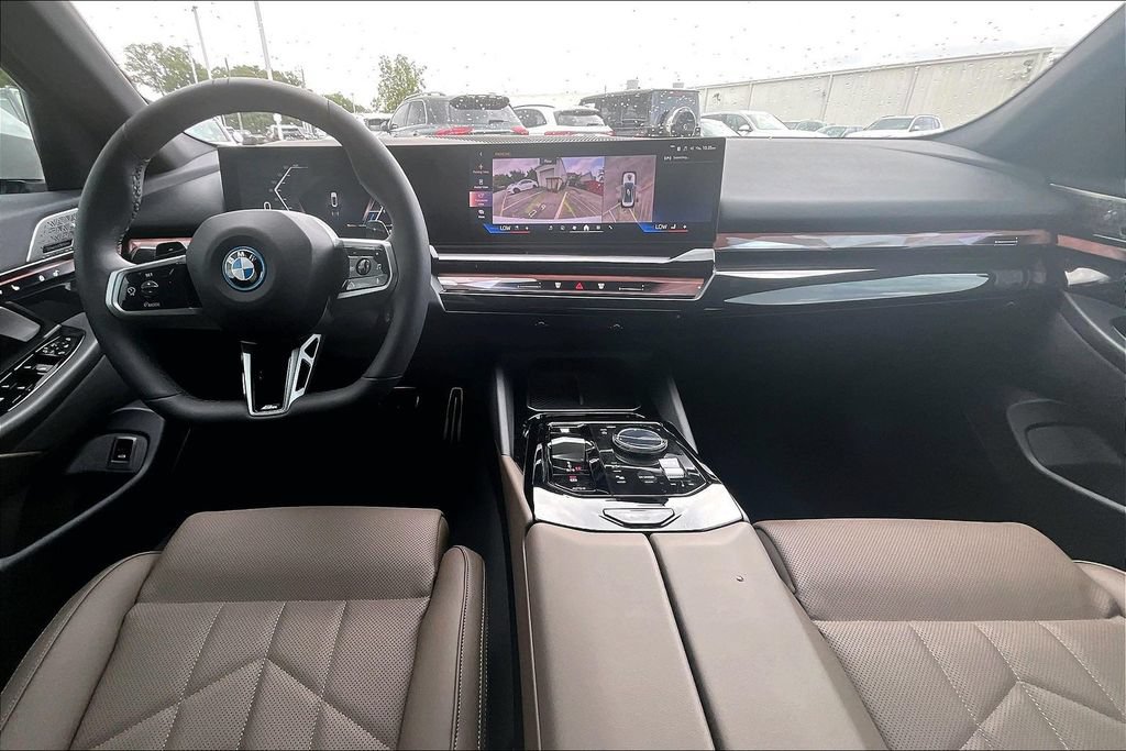 Certified 2026 BMW 550e xDrive AWD/4WD image 6